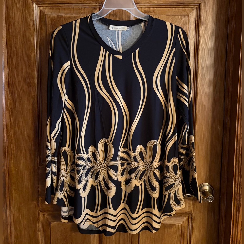 BaiShengGT  Black Top with Gold Floral Wave Print